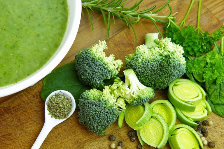 verduras son fuente de vitaminas y fibra. Brócoli.